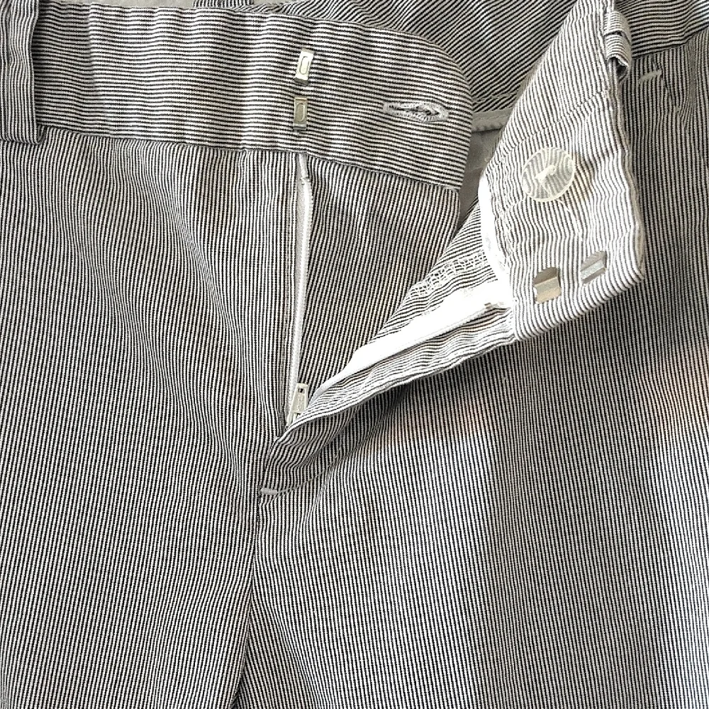 Calcin Klein Women's Classic Pinstripe Business Casual Pant Size 2